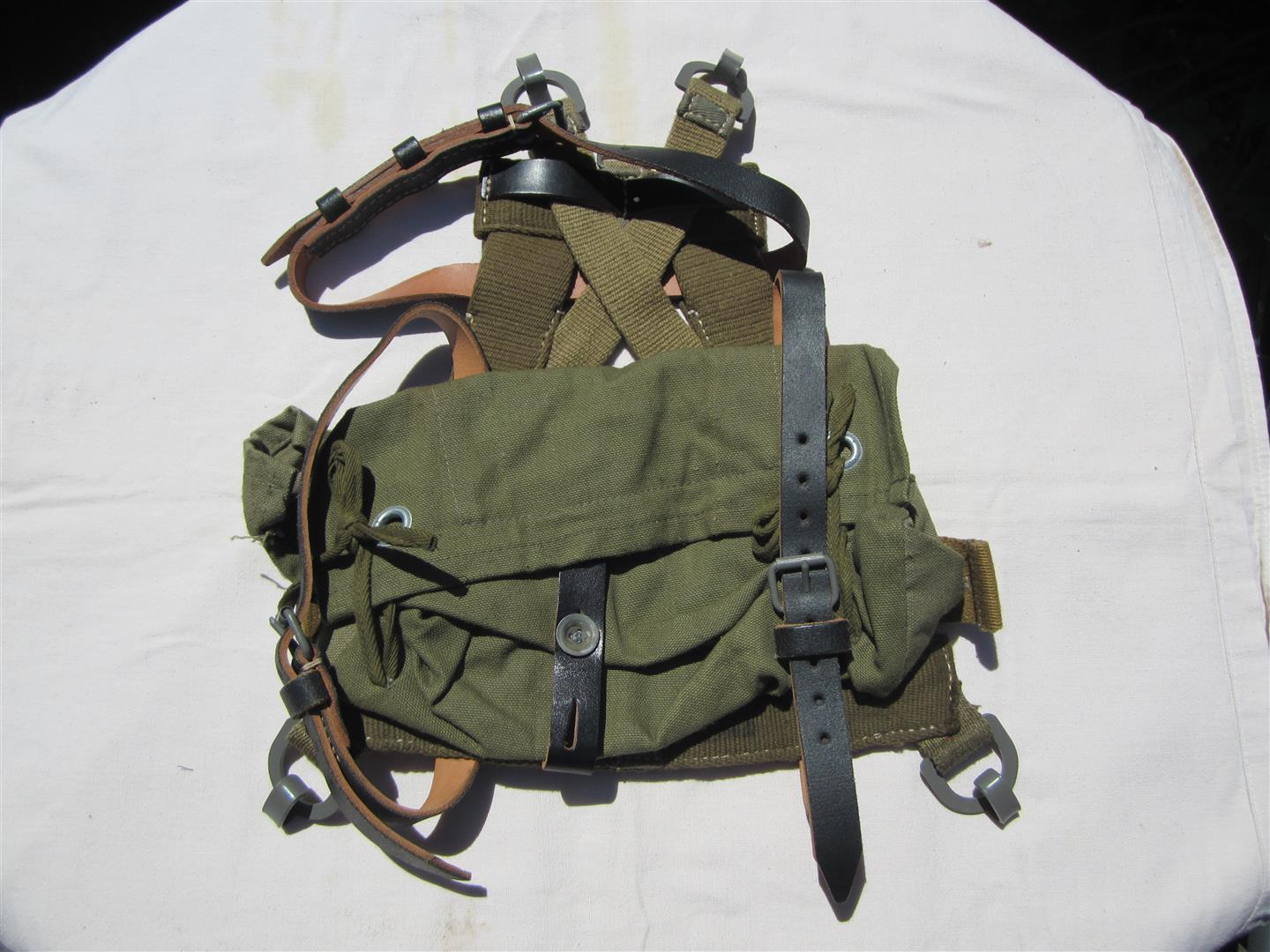 WW2 WH 'A' Frame and Bag - Reproduction
